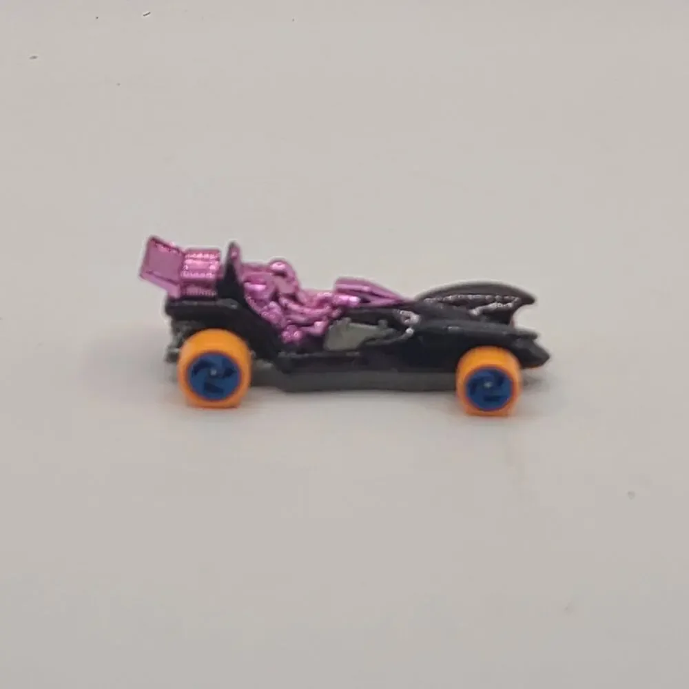 Hot Wheels 1992 Cyber Cruiser Black Purple Orange Wheels Diecast Toy Race Car